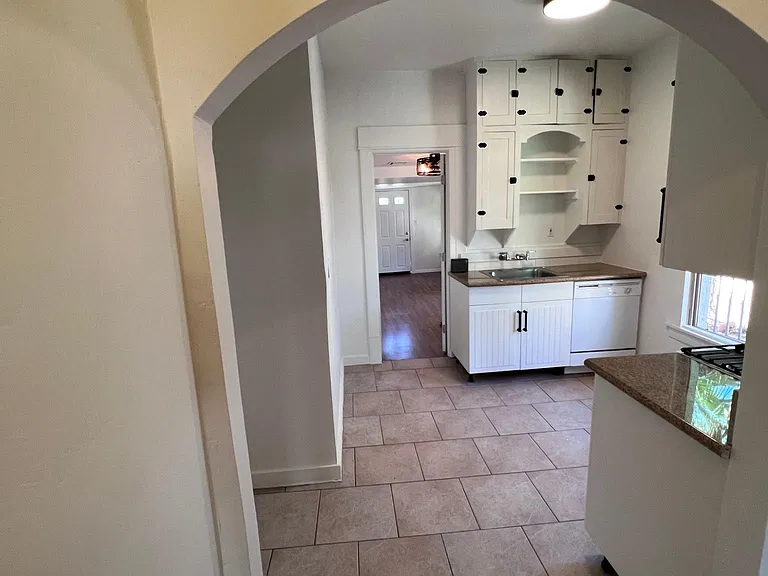 1031 E Palm Ln — Photo 13