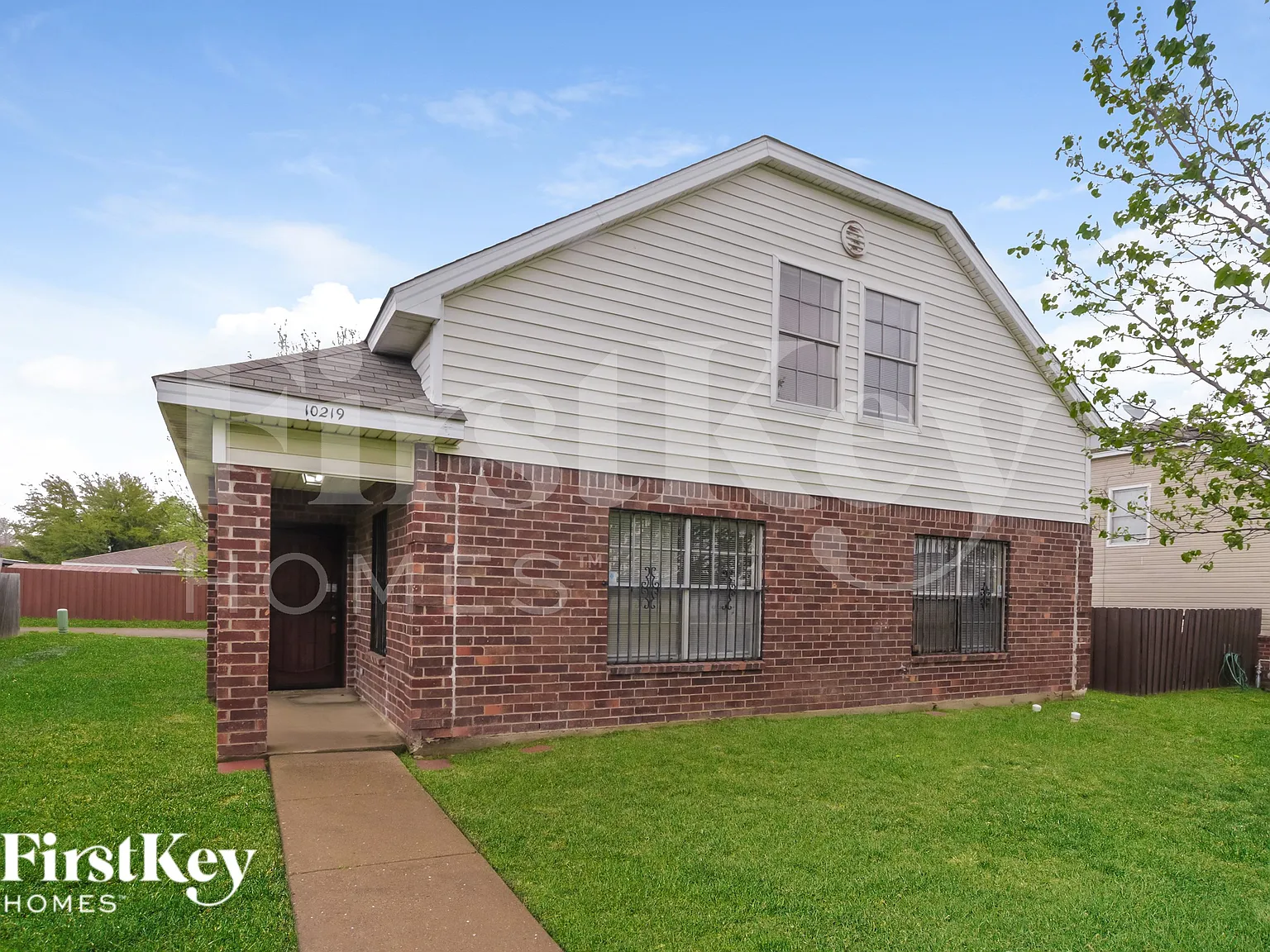4 bed, 2.0 bath, 1527 sqft, $2,100 — Photo 2