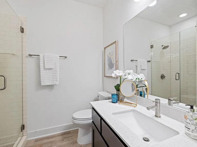 2508 Simond Ave #C — Photo 7