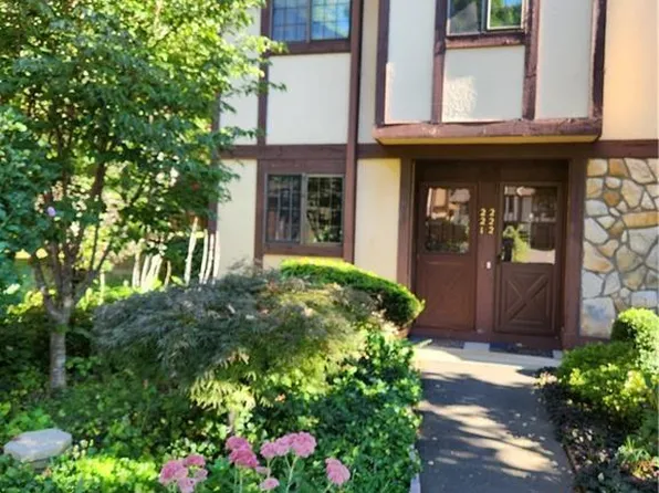 221 Foxwood Lane #221, Milford, CT 06461