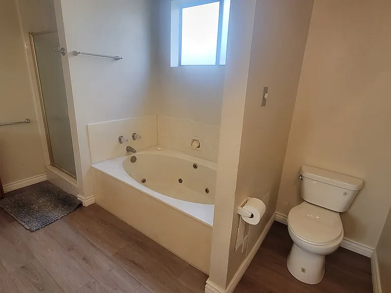 2022 S Bentley Ave #202 — Photo 8
