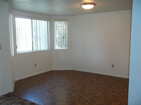 3rd image of 13770 Oakmont Dr
