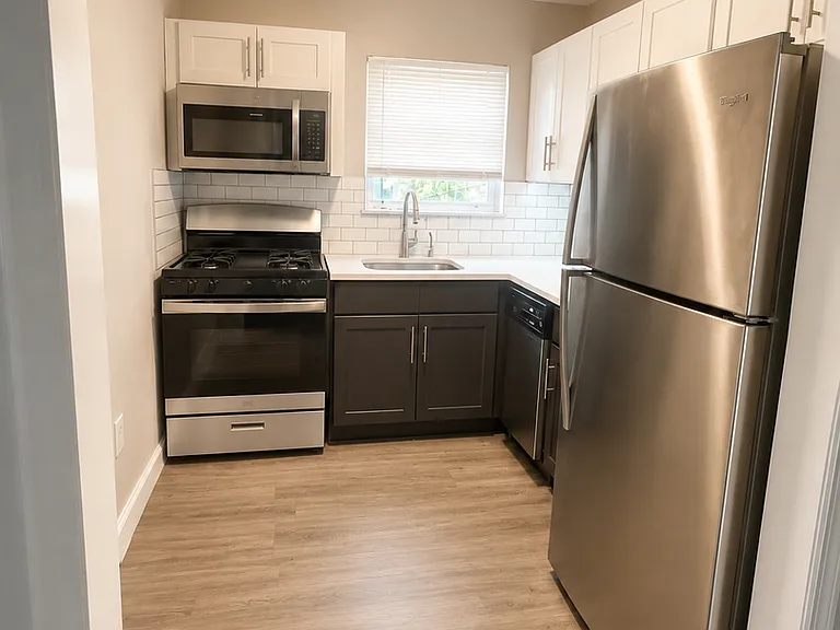 Keyport Harbor Apartment Homes — Photo 32