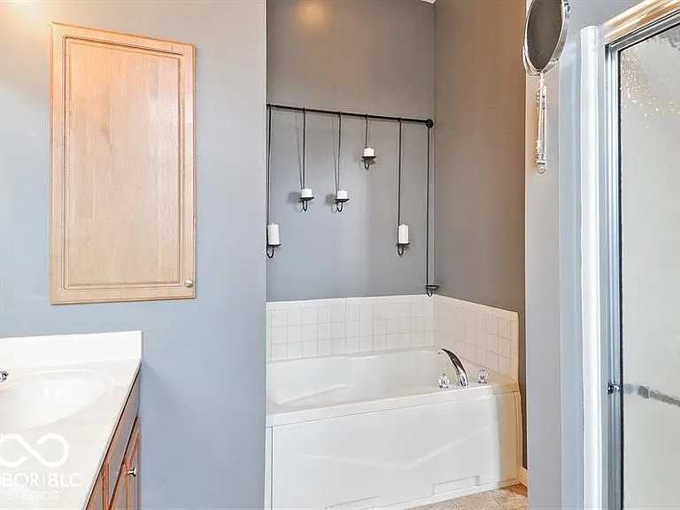 420 W Main St — Photo 32