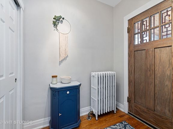 3rd image of 5217 W Warner Ave