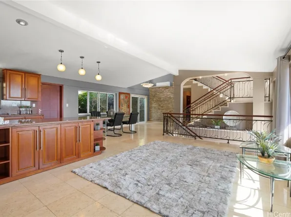 1268 Laukahi St, Honolulu, HI 96821
