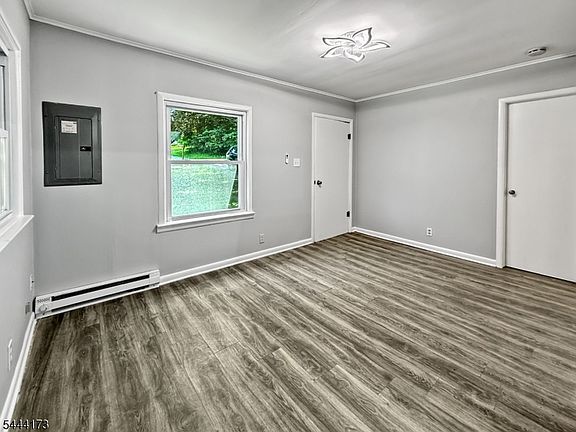5th image of 52 Coykendall Rd