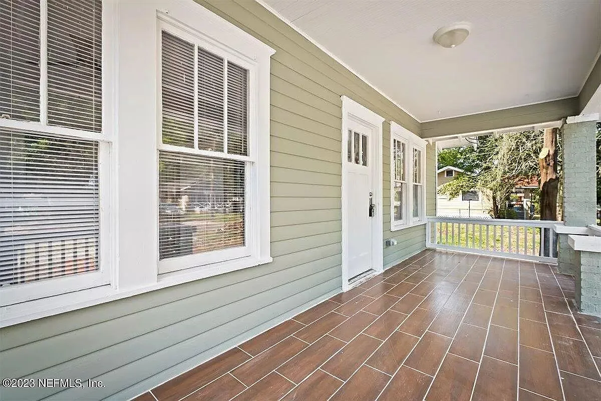 No crowded quarters! ONLY 3 padmates will live in this newly-renovated home — Photo 2