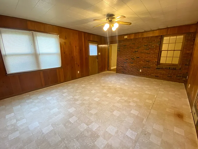 488 Ellsworth St — Photo 15