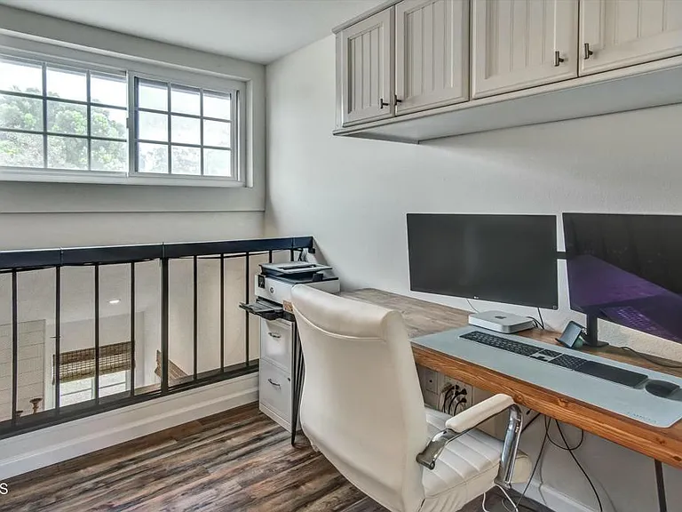 508 Village Rd — Photo 18