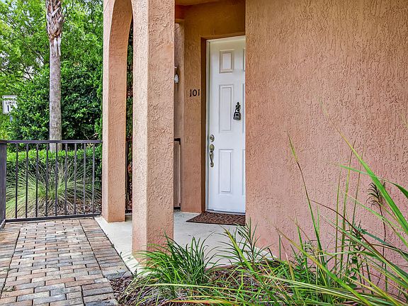 3rd image of 155 Calle El Jardin #A