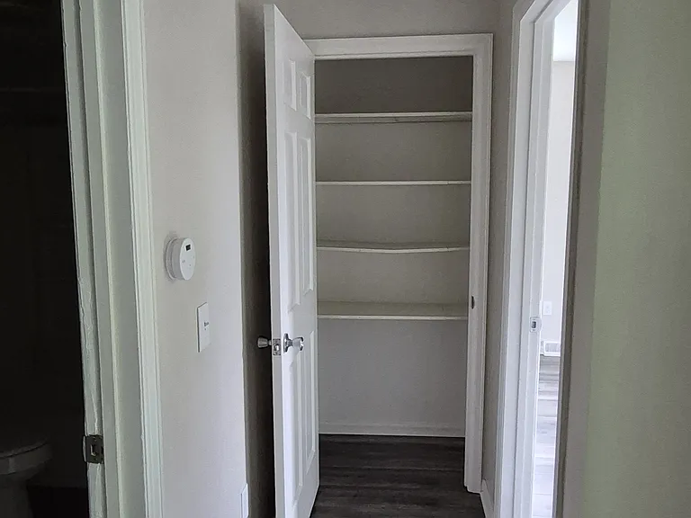 5739 Cresthaven Ln — Photo 10