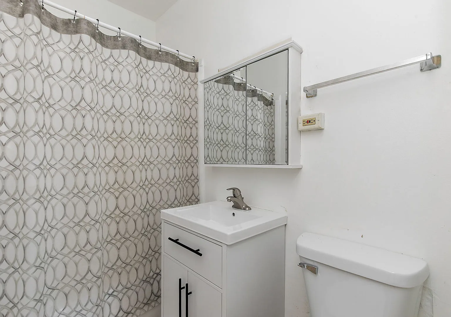 2 bed, 1000 sqft, $1,485 — Photo 4