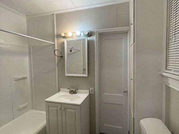 4th image of 532 Elizabeth Ave