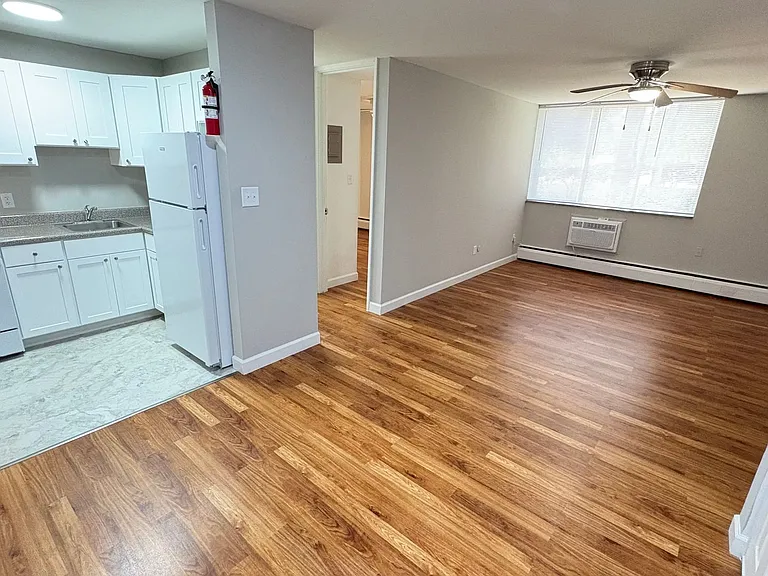 Marquette Apartments West — Photo 6