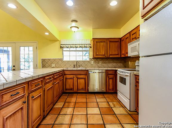 4th image of 30584 Panther Dr