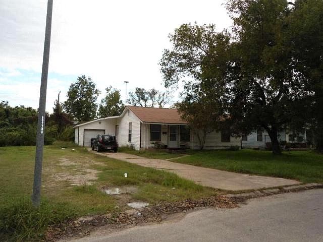 2nd image of 1430 Maryknoll Dr