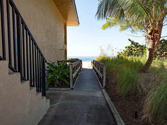 5th image of 1770 Gulf Blvd Unit 1