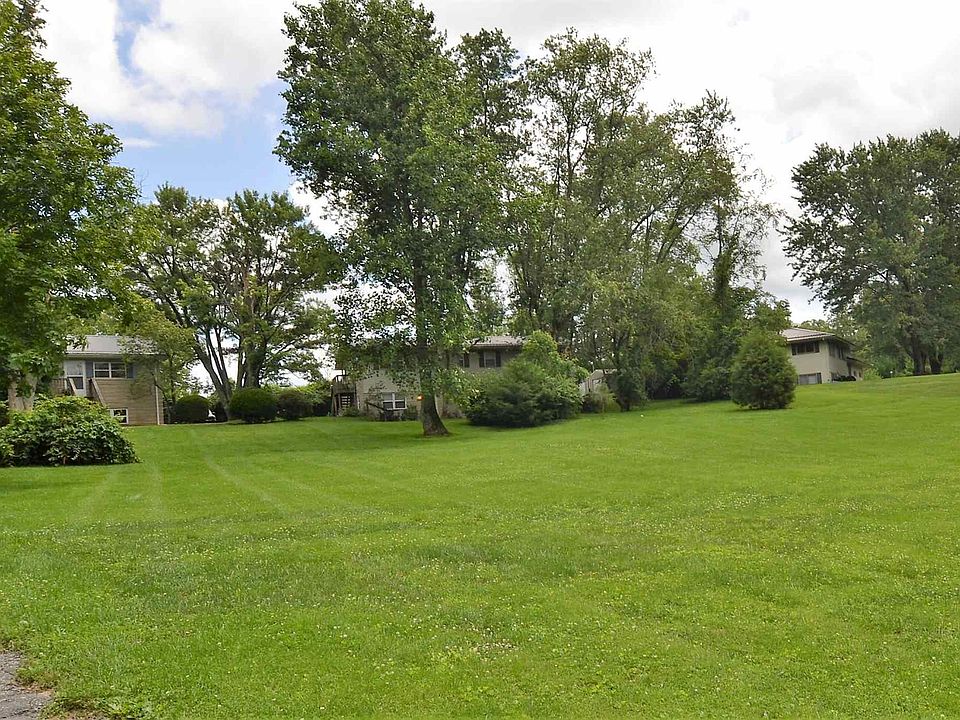1st image of 4621 S Acorn Dr #1