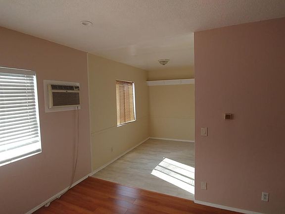 3rd image of 13505 Saticoy St APT 6