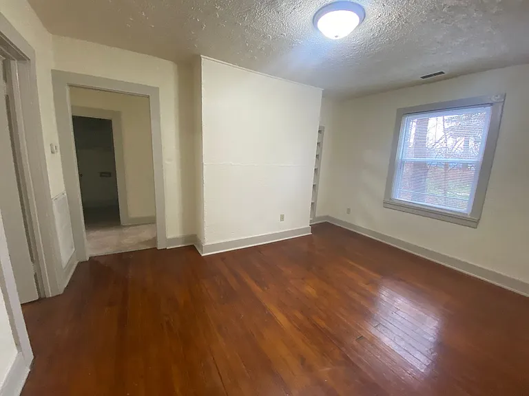 2727 Winter St — Photo 3