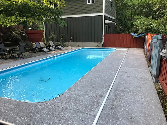 2nd image of 1411 N Mangum St #1