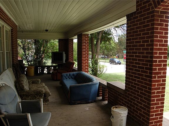 3rd image of 2401 Homan Ave