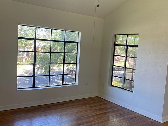 3rd image of 3817 Maplewood Ave #B