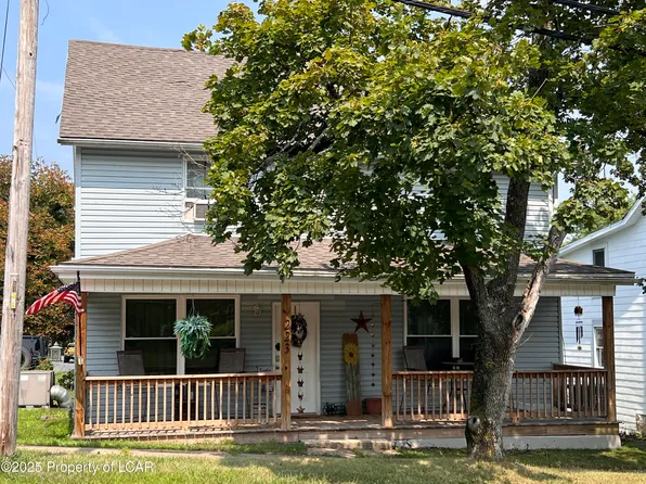 223 Mahanoy St, Nuremberg, PA 18241