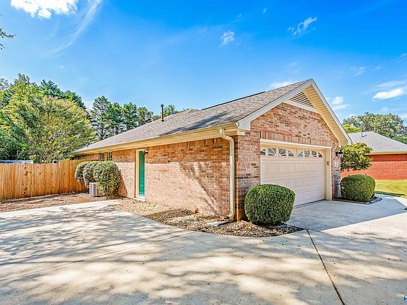 5th image of 122 Sunnyfield Dr