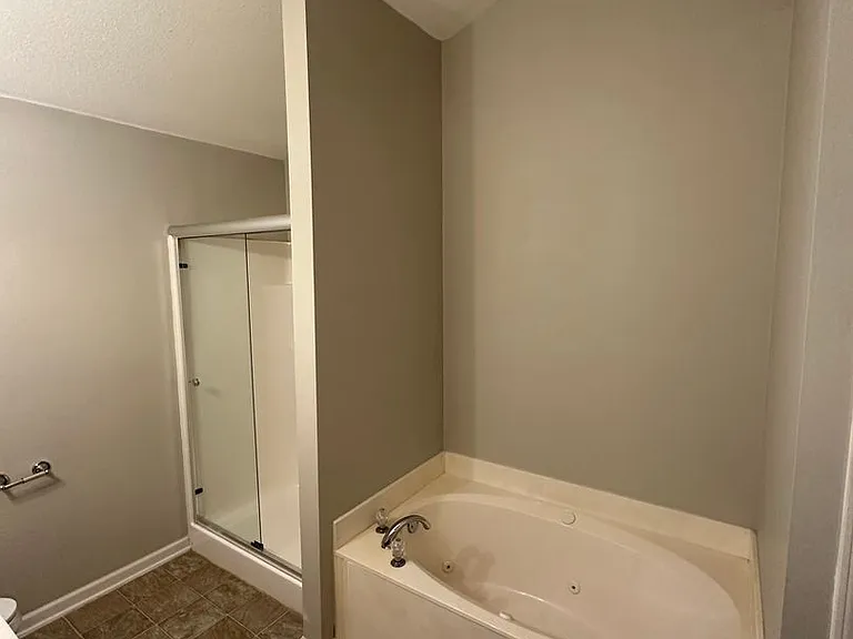 1409 Brimfield Cv — Photo 11