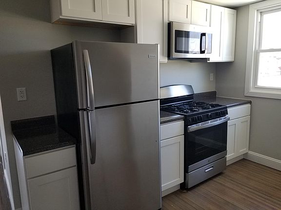 3rd image of 153 Howard Ave #3L