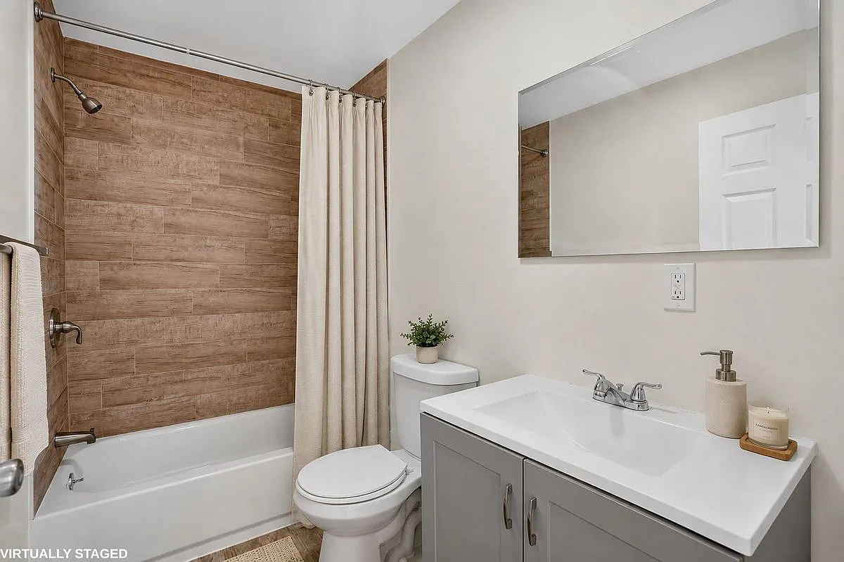 3 bed, 1.0 bath, 378 sqft, $1,895 — Photo 2