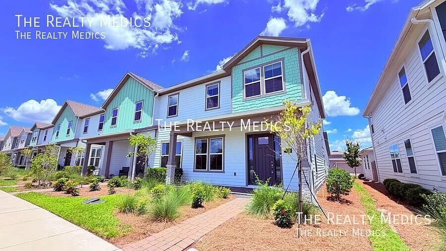 Modern 3BR in Weslyn Park | Solar + 2-Car Garage + Internet Included | $2,250 — Photo 3
