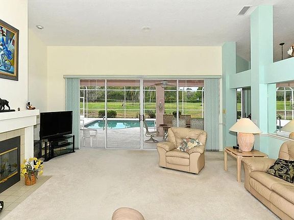 3rd image of 4453 Highland Oaks Cir