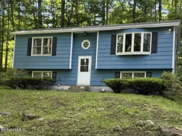 960 W Shaft Rd, North Adams, MA 01247