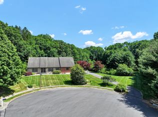 72 Springbrook Dr, Rocky Hill, CT 06067