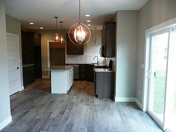 4th image of 7595 Redbud Trl #54