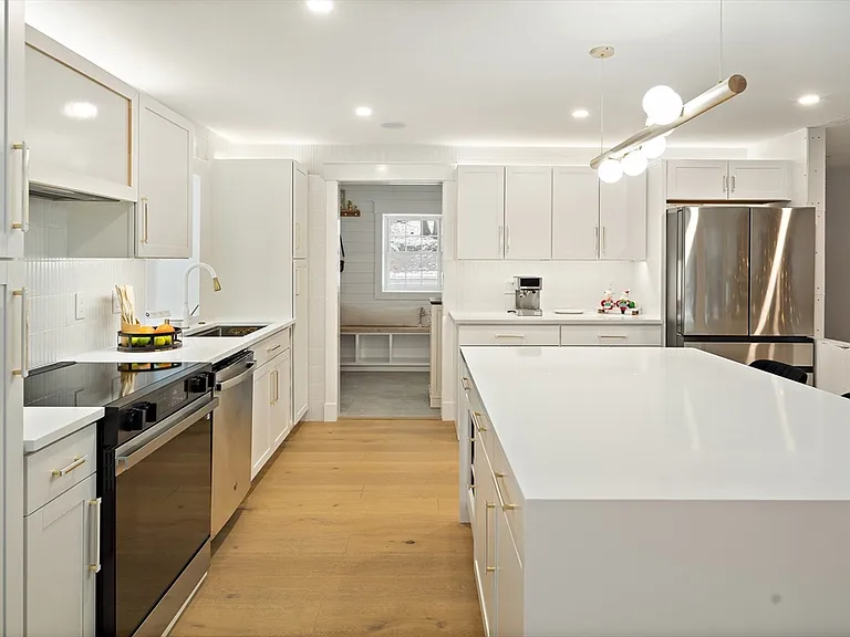 355 Maynard Rd — Photo 4