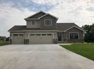 1511 Laurel Dr SE, East Grand Forks, MN 56721