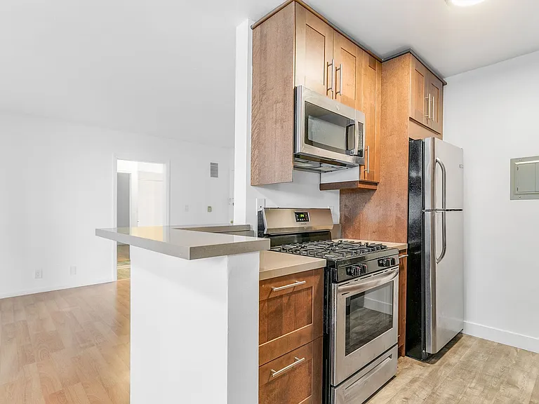 1812 Westholme Avenue — Photo 3