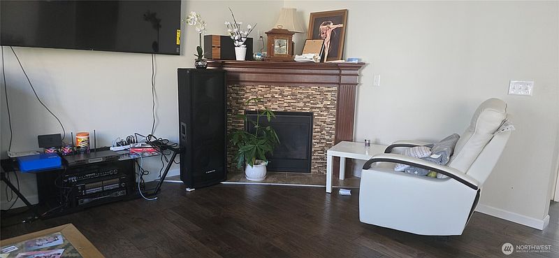 2nd image of 3236 S 282nd Street