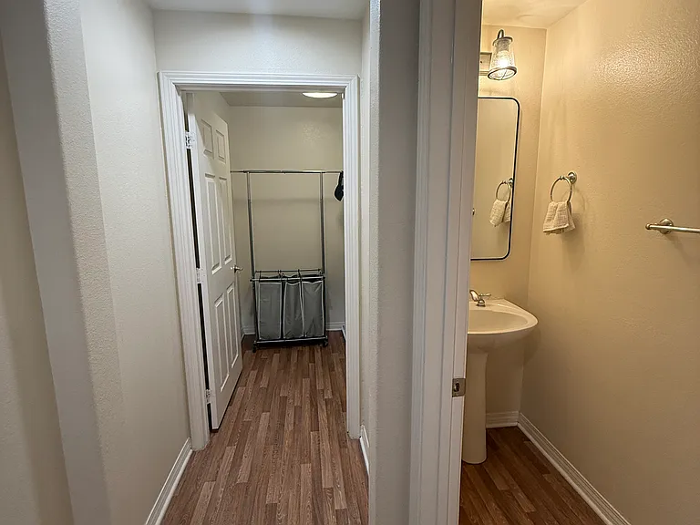 243 Riverdale Ct — Photo 2