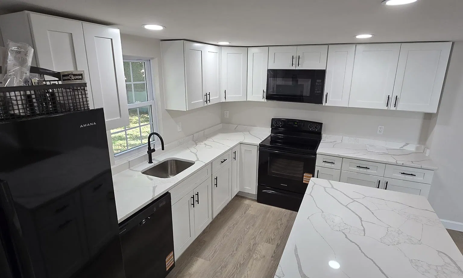 2 bed, 1.5 bath, 1933 sqft, $1,699 — Photo 3