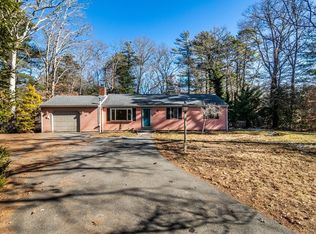 10 Guild Rd, Forestdale, MA 02644