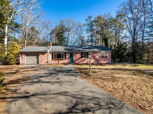 10 Guild Rd, Forestdale, MA 02644