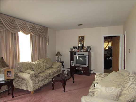 2nd image of 4704 Colwyck Dr