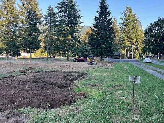 2nd image of 16764 Lewis River Road