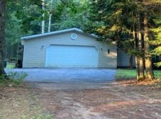 1933 Jacks Trl, Prudenville, MI 48651