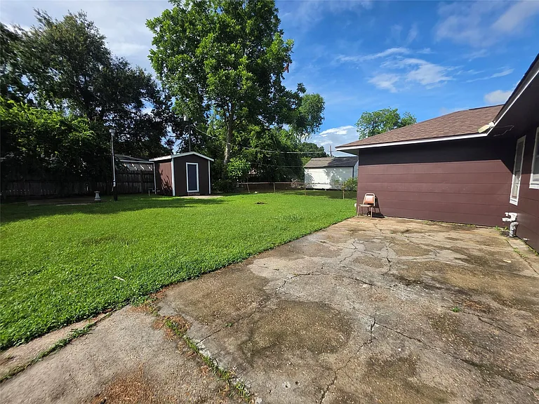 705 N Circle Dr — Photo 17